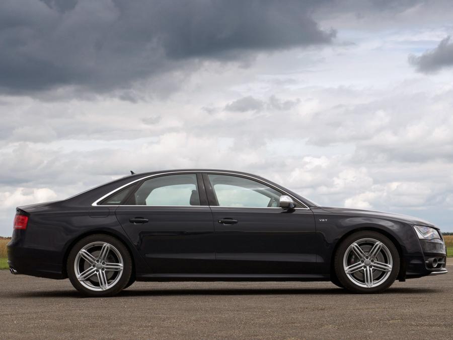  Audi S8 (D4) 2012 года  (UK) (фото 12 из 13)